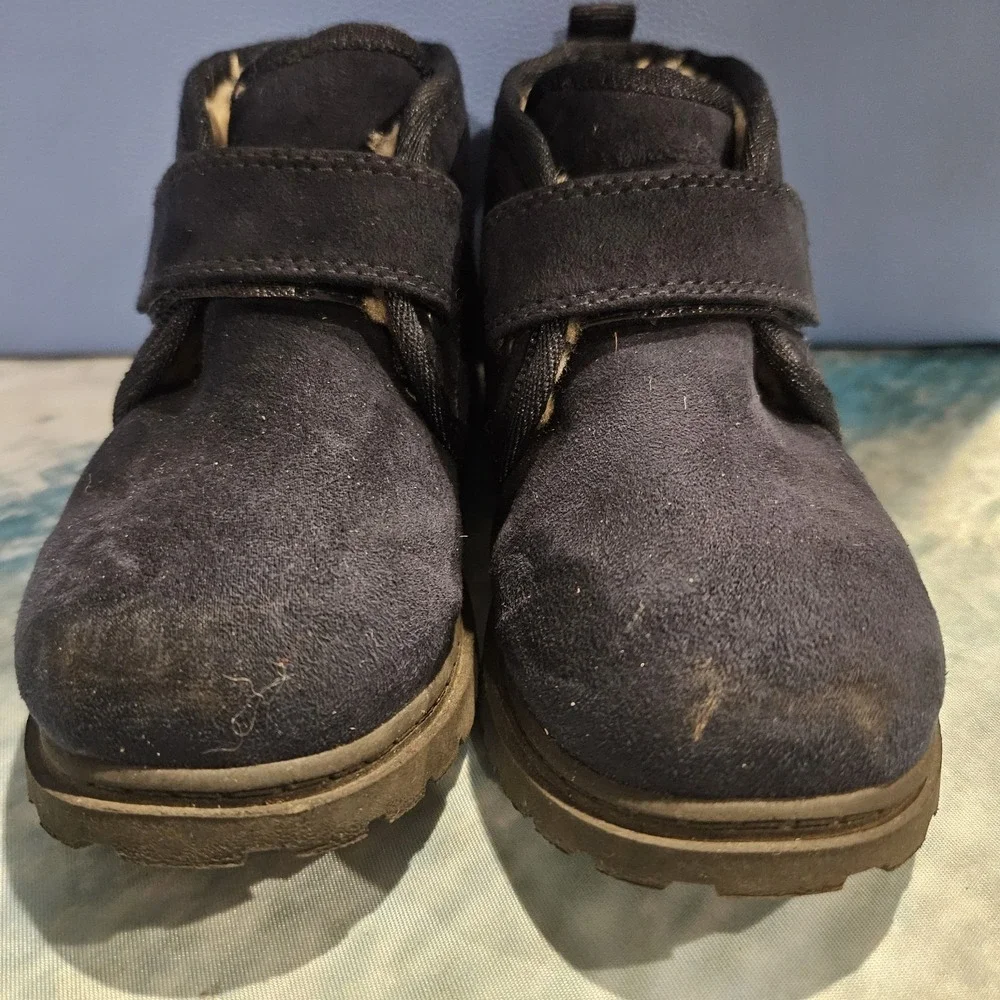 Toddler Boys Shoes 2 Pairs Size 8 Brown Wingtip Sneakers Navy Fleece Lined Boots